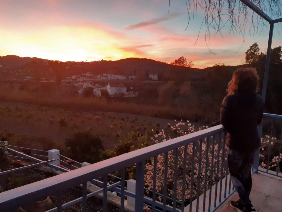 Cortijo El Puente Casa de hóspedes Viñuela Exterior foto