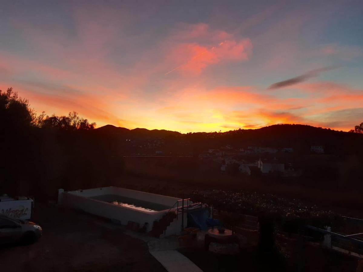 Cortijo El Puente Casa de hóspedes Viñuela Exterior foto